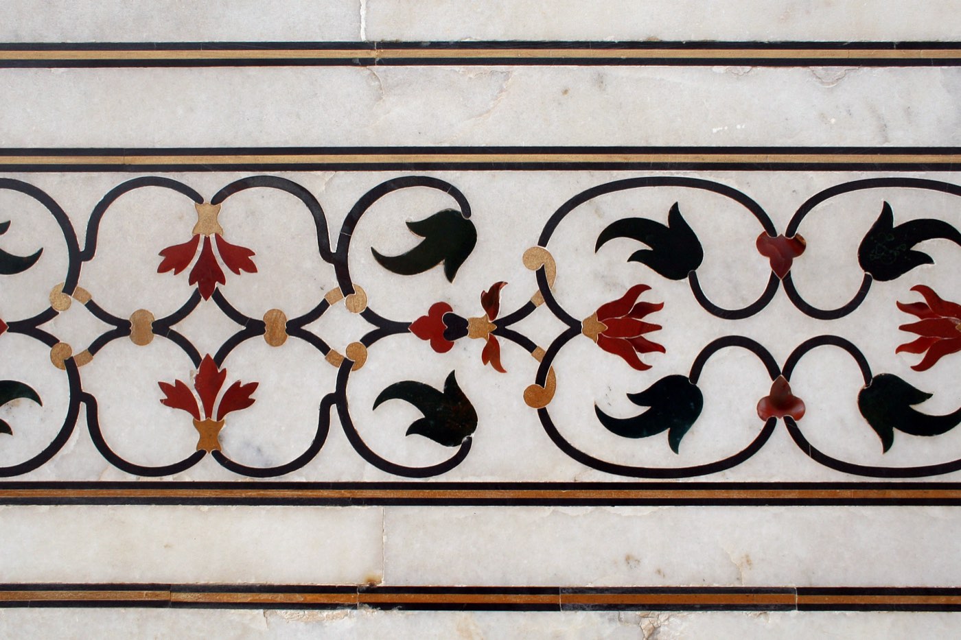 Wooden, Makrana Marble & Semi-Precious Stone Crafts