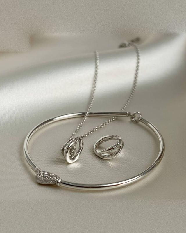 Interlocking Loop Set